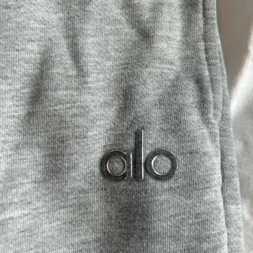 ALO gray sweatpants - Picture 4 of 4